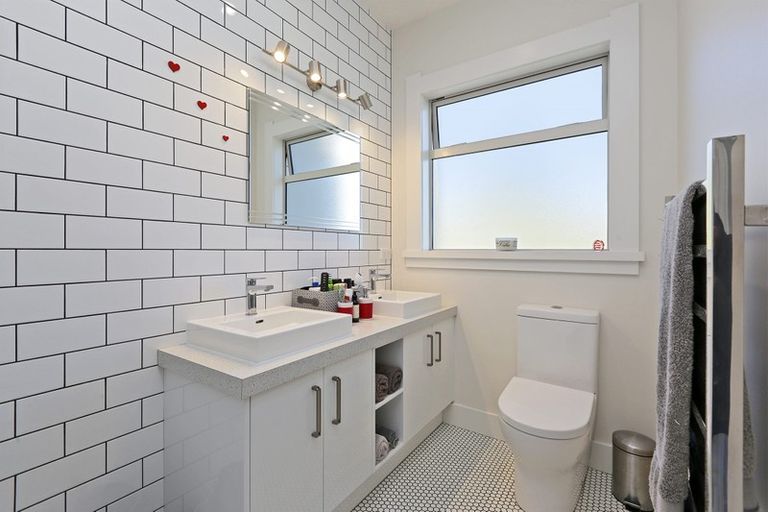 Photo of property in 5 Ridgeway Terrace, Taradale, Napier, 4112