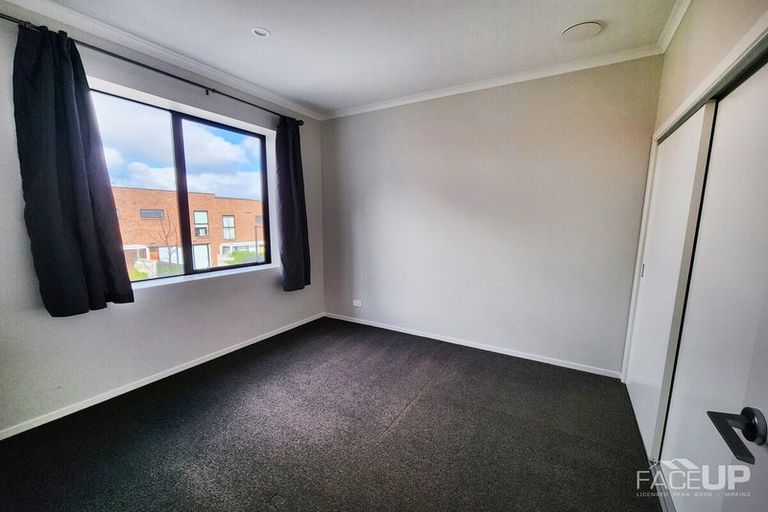 Photo of property in 3/7 Uku Lane, Hobsonville, Auckland, 0616