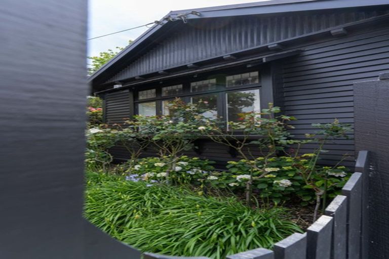 Photo of property in 85 Office Road, Merivale, Christchurch, 8014