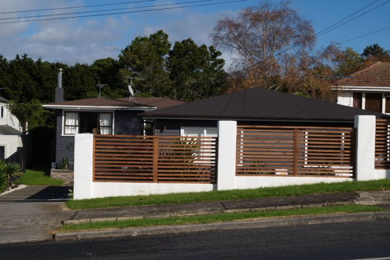 Photo of property in 43 Churchill Road, Cockle Bay, Auckland, 2014