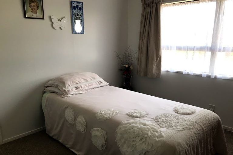 Photo of property in 2 Kingfisher Way, Te Kowhai, Hamilton, 3288