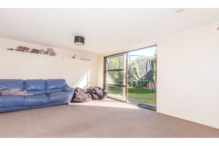 Photo of property in 63 Oreil Avenue, West Harbour, Auckland, 0618