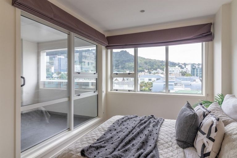 Photo of property in Stadium Garden Flats, 305/107 Thorndon Quay, Pipitea, Wellington, 6011