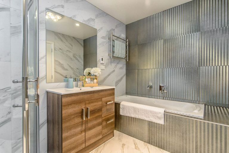 Photo of property in 9 Nerehana Place, Red Beach, 0932