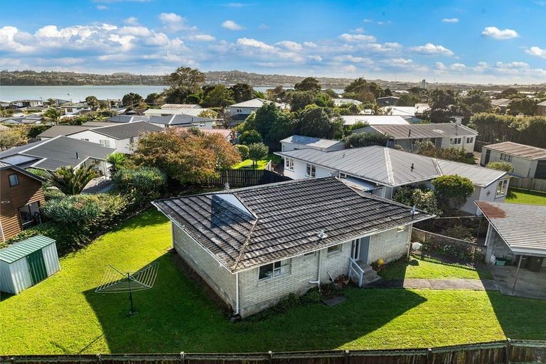 Photo of property in 2/13 Kowhai Avenue, Mangere Bridge, Auckland, 2022