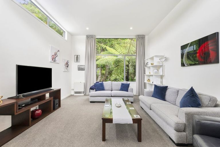 Photo of property in 37c Ngaio Road, Kelburn, Wellington, 6012