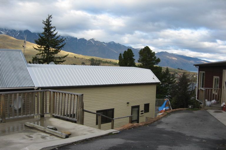 Photo of property in 15e Sunrise Lane, Queenstown, 9300