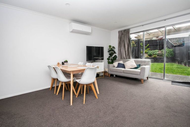 Photo of property in 2/1 Hibiscus Avenue, Hamilton Lake, Hamilton, 3204