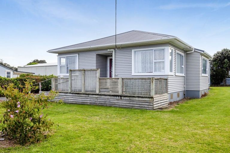 Photo of property in 55 Domett Street, Opunake, 4616