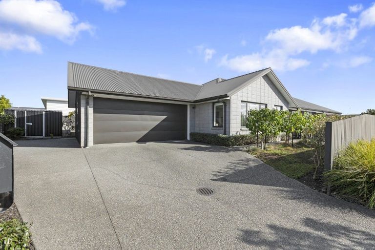 Photo of property in 2 Pimelea Street, Papamoa Beach, Papamoa, 3118