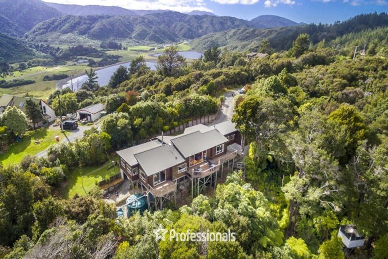 Photo of property in 1154h State Highway 2, Te Marua, Upper Hutt, 5018