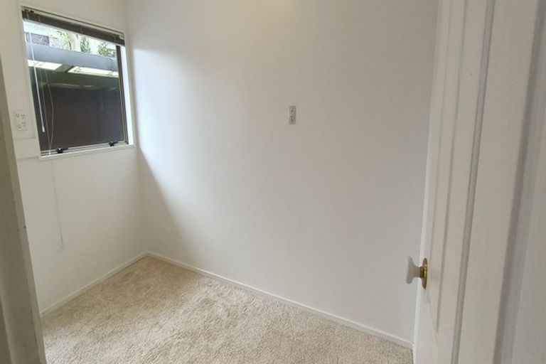 Photo of property in 27 Rushgreen Avenue, Pahurehure, Papakura, 2113