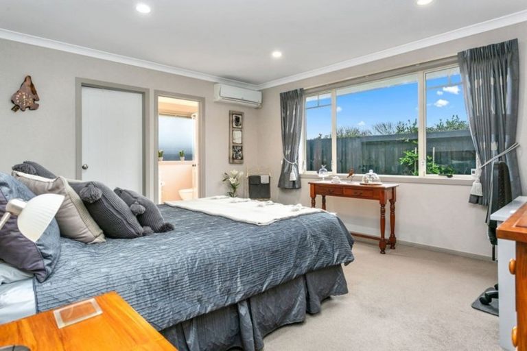 Photo of property in 12 Cooper Crescent, Cambridge, 3434