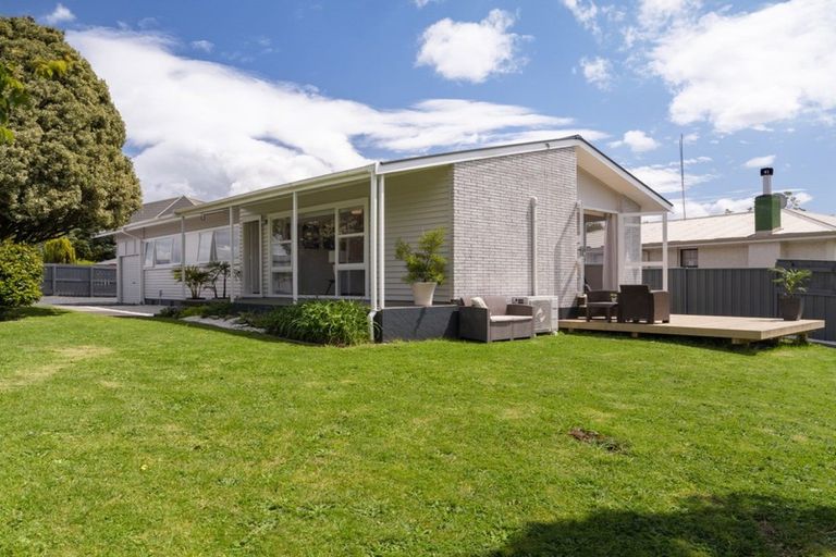 Photo of property in 2 Bellevue Road, Brookfield, Tauranga, 3110