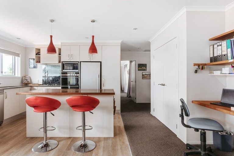 Photo of property in 17 Lynley Park Drive, Omokoroa, 3114