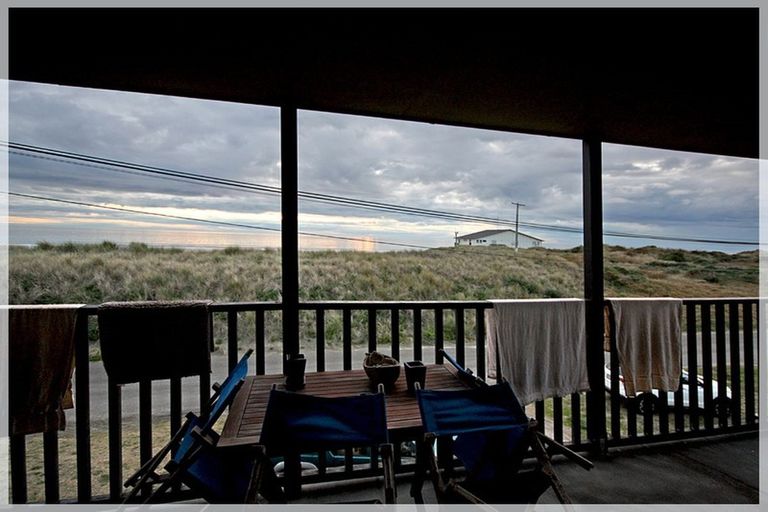 Photo of property in 3 Marine Parade North, Foxton Beach, Foxton, 4815