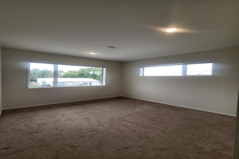 Photo of property in 2 Nohoanga Road, Karaka, Papakura, 2113