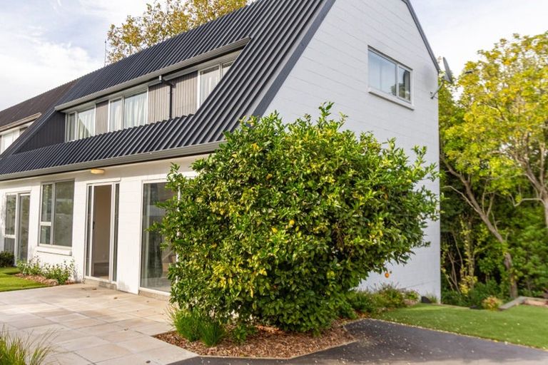 Photo of property in 2/85 Clyde Road, Ilam, Christchurch, 8041