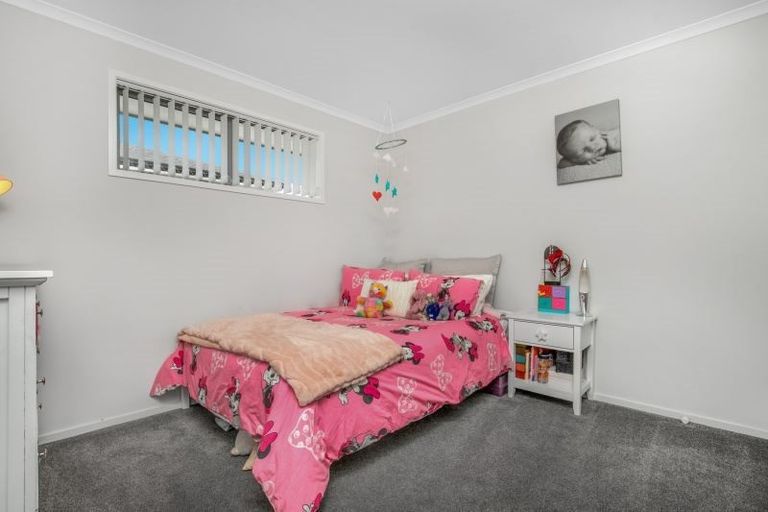 Photo of property in 15 Lamborn Drive, Papakura, 2110