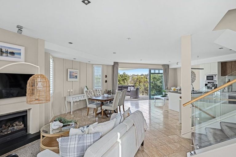 Photo of property in 30 Little Compton Mews, Snells Beach, 0920