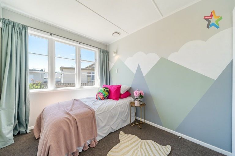 Photo of property in 4 Deans Grove, Taita, Lower Hutt, 5011