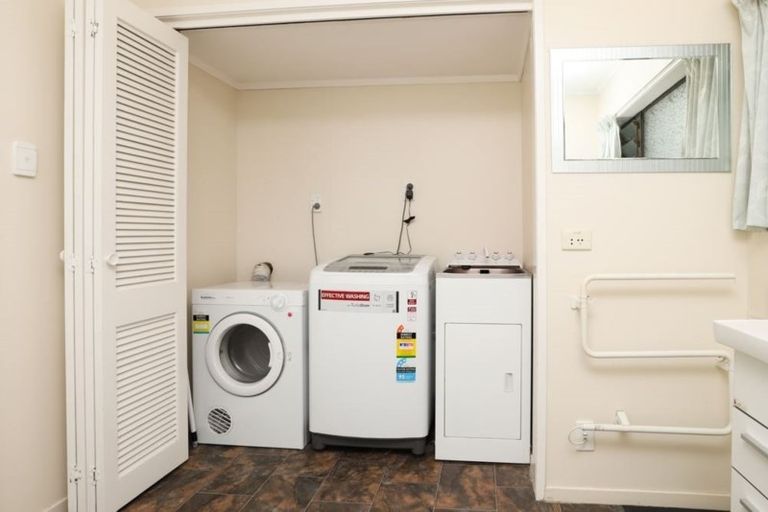 Photo of property in 1/10 Hunter Street, Hamilton Lake, Hamilton, 3204