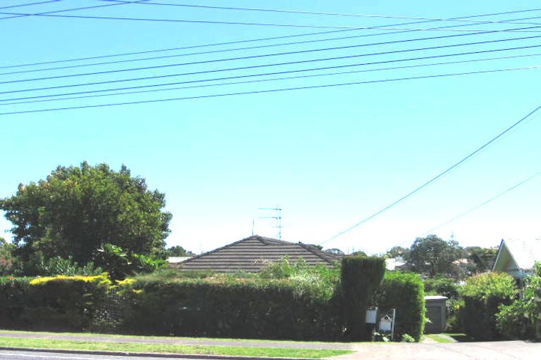 Photo of property in 1/59 Shakespeare Road, Milford, Auckland, 0620