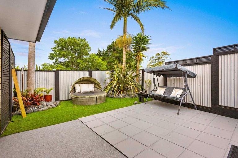 Photo of property in 24a Kotuku Street, Te Atatu Peninsula, Auckland, 0610