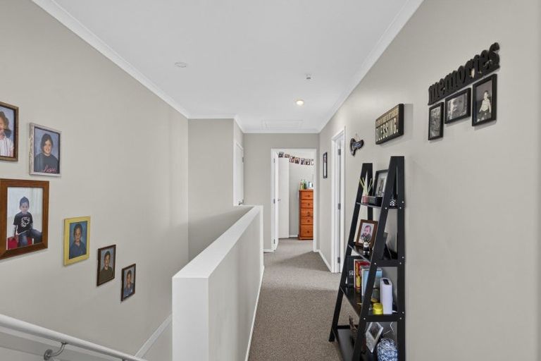 Photo of property in 15 Discovery Place, Marfell, New Plymouth, 4310