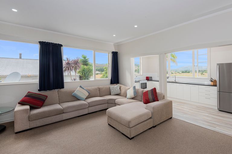 Photo of property in 9 Union Street, Hikurangi, 0114