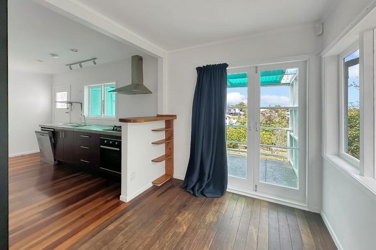 Photo of property in 21 Drome View Place, Beach Haven, Auckland, 0626