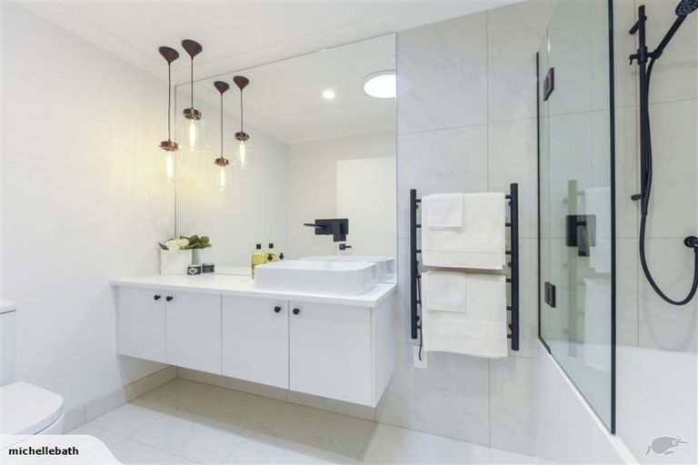 Photo of property in 14 Gala Place, Henderson, Auckland, 0612