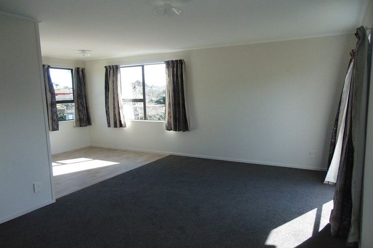 Photo of property in 1/8 Myna Place, Weymouth, Auckland, 2103