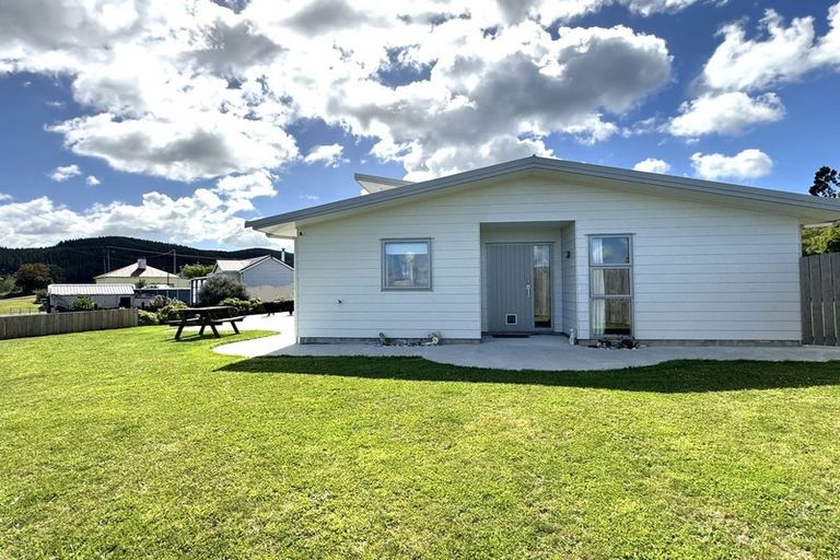 Photo of property in 142 Eddystone Street, Kaitangata, 9210