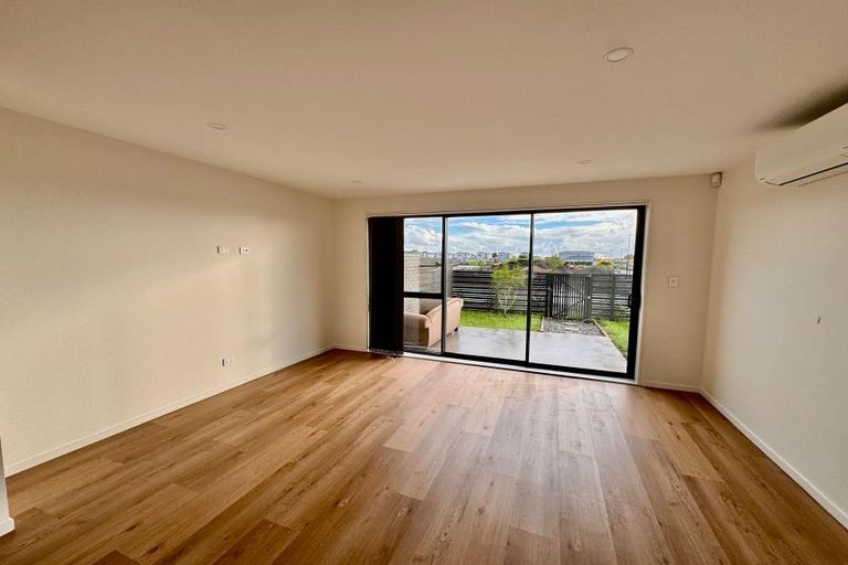 Photo of property in 57 Paapaakiri Loop, Takanini, 2112
