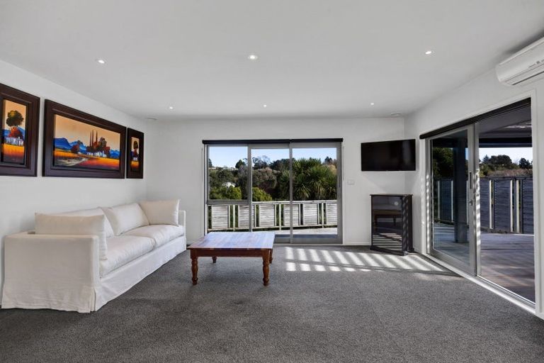 Photo of property in 201 Heta Road, Merrilands, New Plymouth, 4312