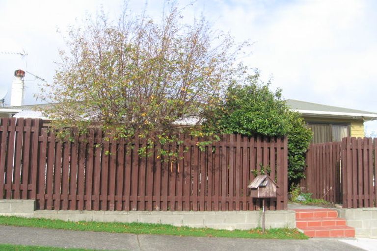 Photo of property in 26 Saint Johns Terrace, Tawa, Wellington, 5028