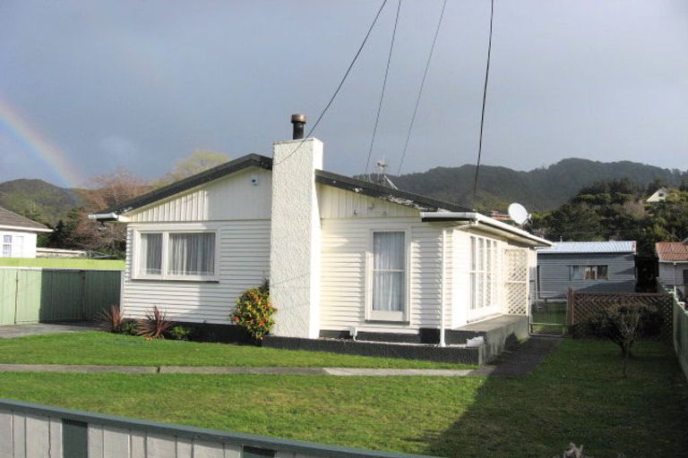 Photo of property in 95 Wainuiomata Road, Wainuiomata, Lower Hutt, 5014