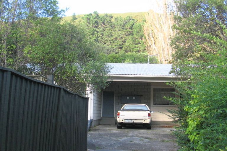 Photo of property in 52a Norton Park Avenue, Fairfield, Lower Hutt, 5011