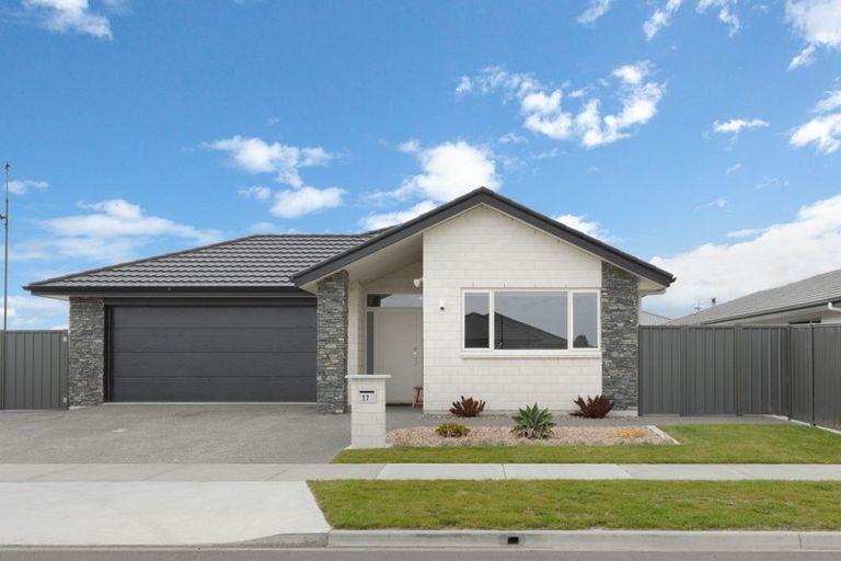 Photo of property in 17 Hurunui Drive, Te Awa, Napier, 4110