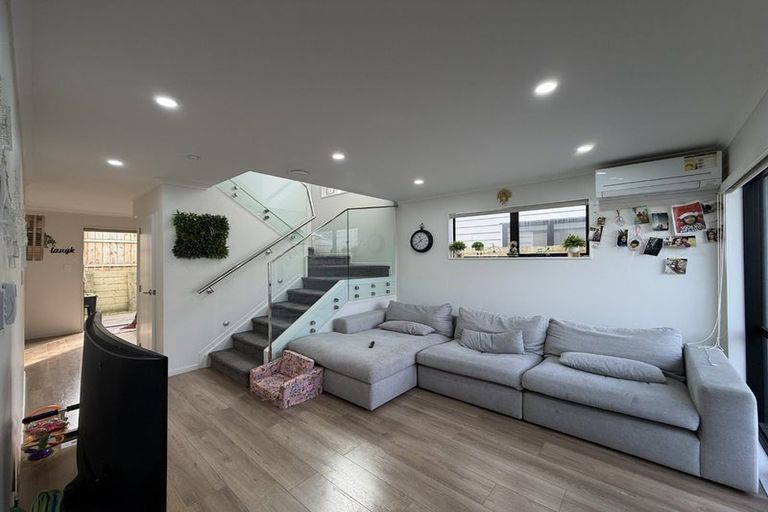 Photo of property in 6d Christmas Road, Manurewa, Auckland, 2102
