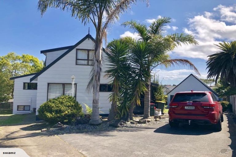 Photo of property in 26 Kingsclere Place, Goodwood Heights, Auckland, 2105