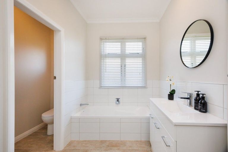 Photo of property in 77b Guy Avenue, Takaro, Palmerston North, 4410