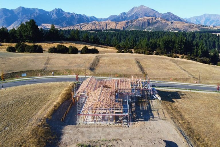 Photo of property in 26 Carrickmore Crescent, Wanaka, 9305