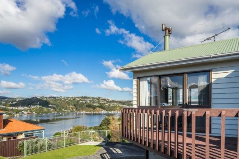 Photo of property in 40 Mana View Road, Paremata, Porirua, 5026