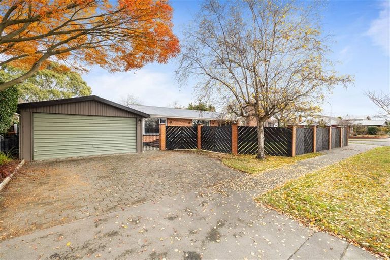 Photo of property in 60 Burnside Crescent, Burnside, Christchurch, 8053