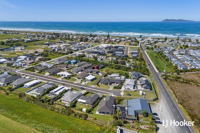 Photo of property in 11 Reel Road, Athenree, Waihi Beach, 3611