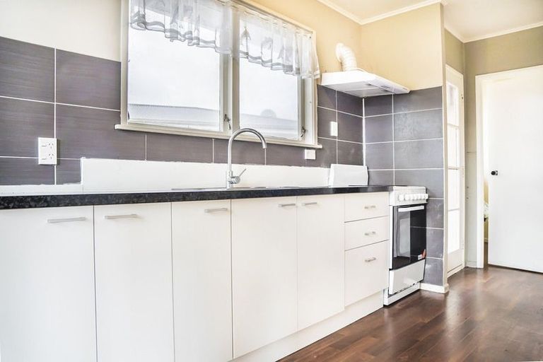 Photo of property in 12 Kohinoor Avenue, Mangere, Auckland, 2022