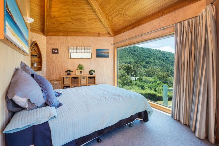 Photo of property in 7 Soucis Lane, Okiwi Bay, French Pass, 7193