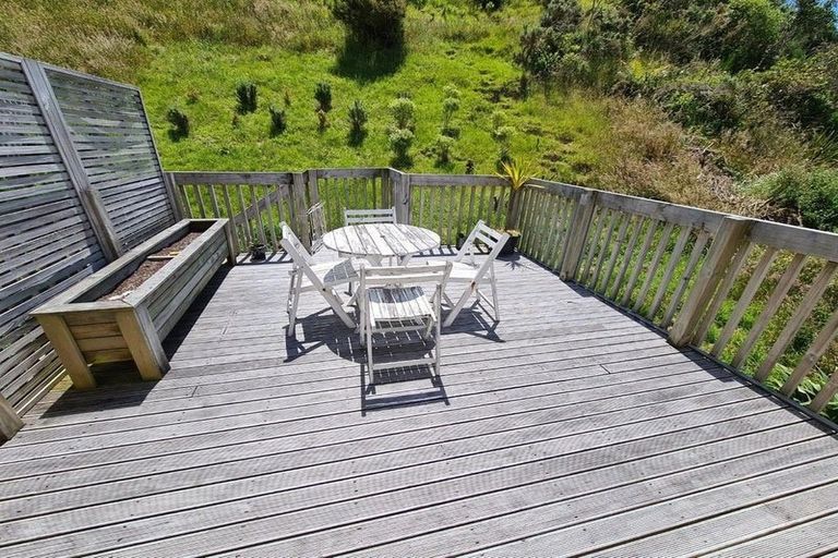 Photo of property in 18 Erlestoke Crescent, Churton Park, Wellington, 6037